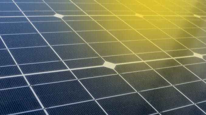 Нова сонячна батарея одночасно генерує водень та електрику