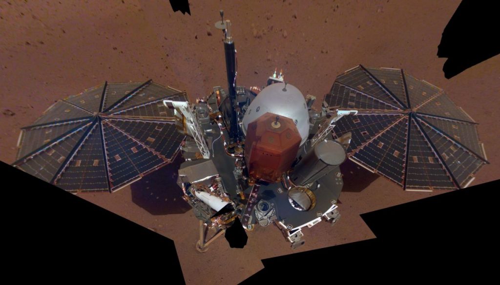 InSight зробив перше «Селфі» на поверхні Марса 